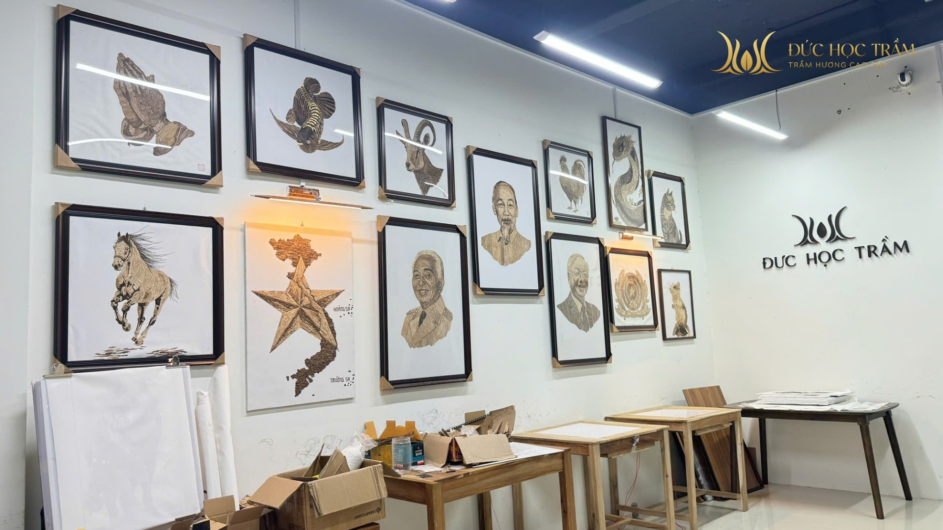 Bộ sưu tập tranh và khánh trầm hương tại Đức Học Trầm