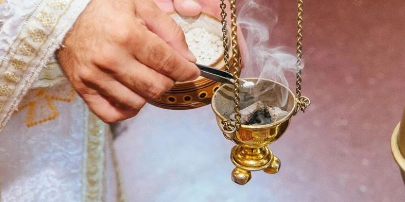 Trầm hương là cầu nối tâm linh giúp thanh lọc không gian và định tâm