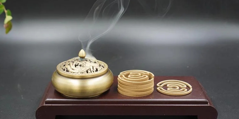 Trầm hương lưu mùi dịu nhẹ, không gắt như hương liệu tổng hợp
